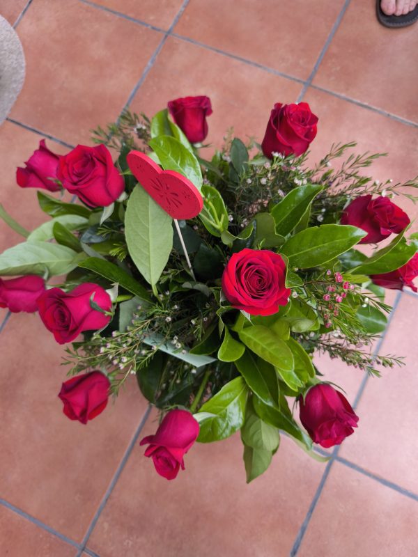 Cesto 12 rosas - Imagen 2