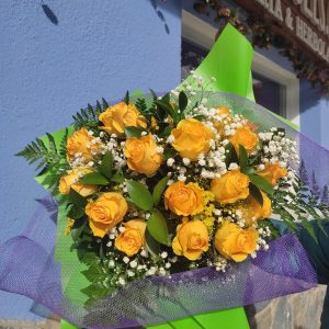 18 Rosas Amarillas